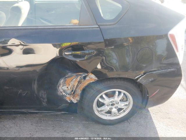 Toyota Prius Two Image 13