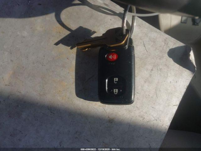 Toyota Prius Two Image 11