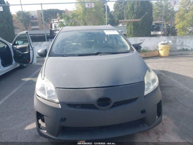 Toyota Prius Two Image 10