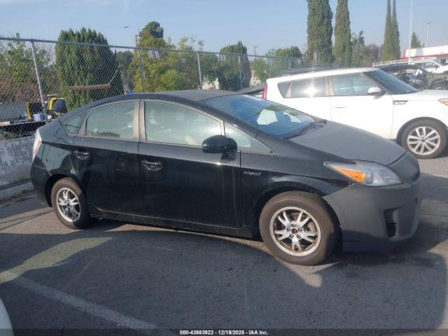 Toyota Prius Two Image 12