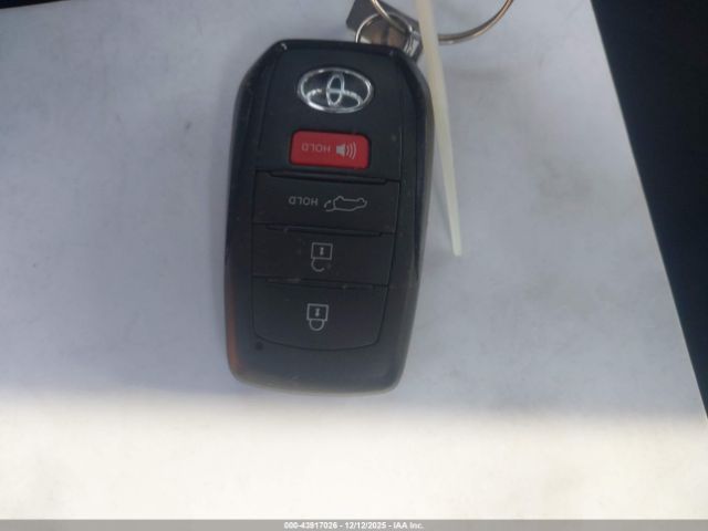 Toyota Corolla Xle Image 7