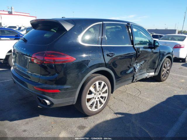 Porsche Cayenne S Image 14