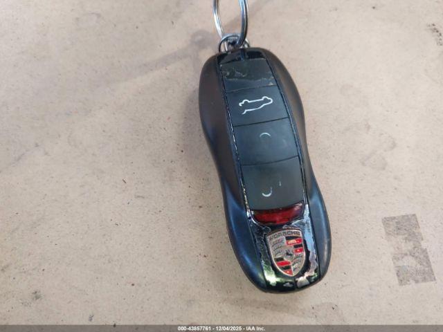 Porsche Cayenne S Image 17