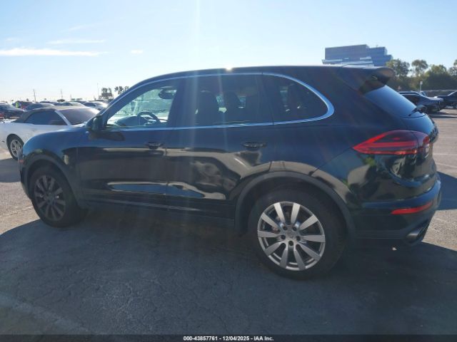 Porsche Cayenne S Image 8