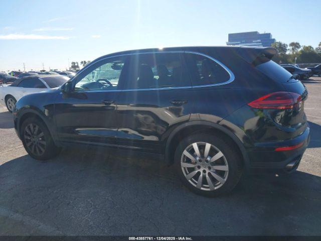 Porsche Cayenne S Image 8