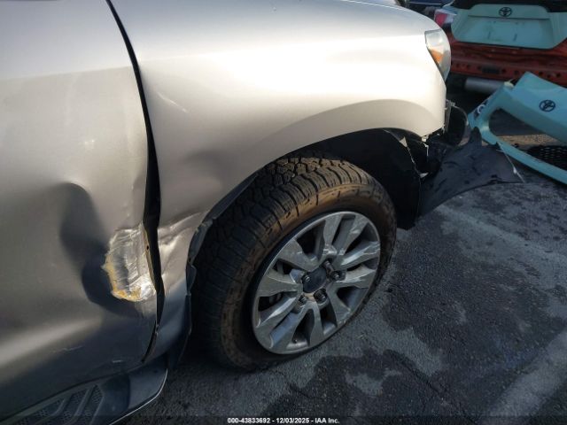 Toyota Sequoia Limited 5.7l V8 Image 13