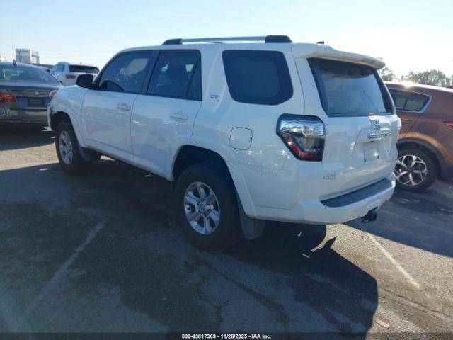 Toyota 4Runner Sr5 Premium Image 3
