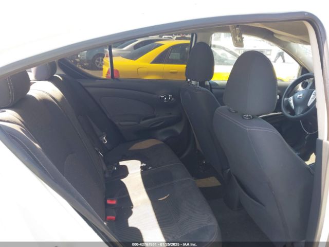 Nissan Versa Image 11