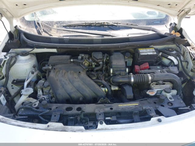 Nissan Versa Image 6