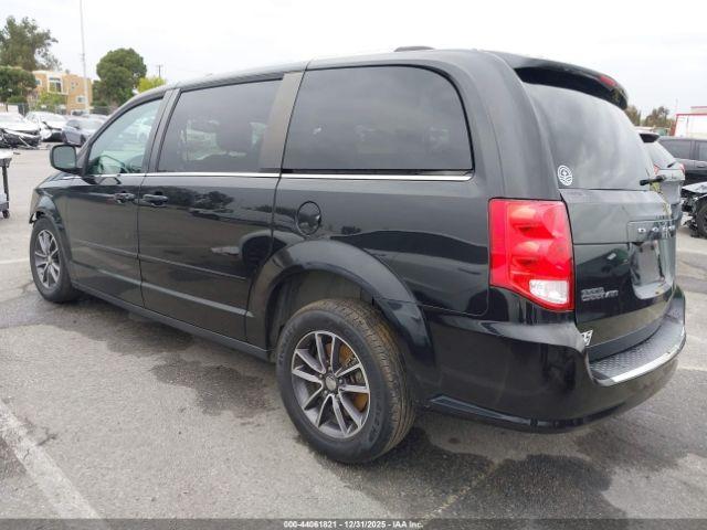 Dodge Grand Caravan Sxt Image 3
