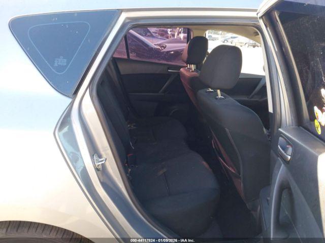 Mazda Mazda3 I Touring Image 2