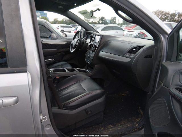 Dodge Grand Caravan Image 2