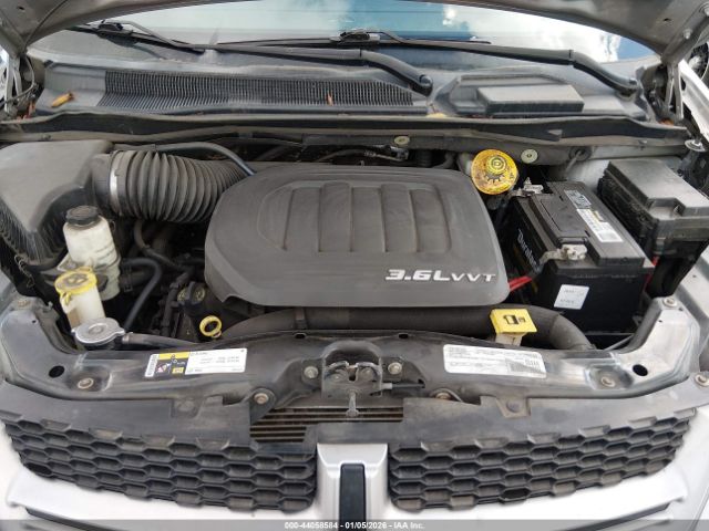 Dodge Grand Caravan Image 9