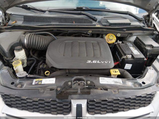 Dodge Grand Caravan Image 9