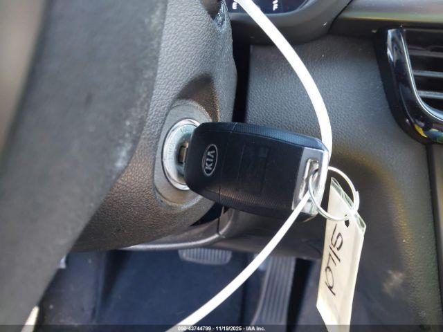 Kia Optima Lx Image 14