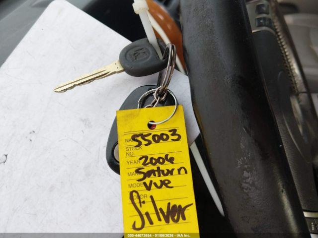Saturn Vue V6 Image 10