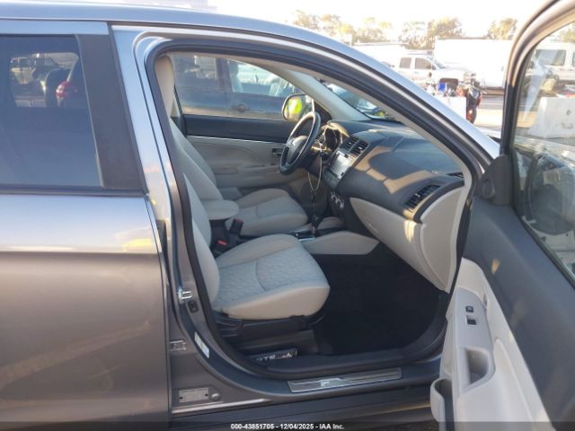 Mitsubishi Outlander 2.0 Es 2wd Image 17